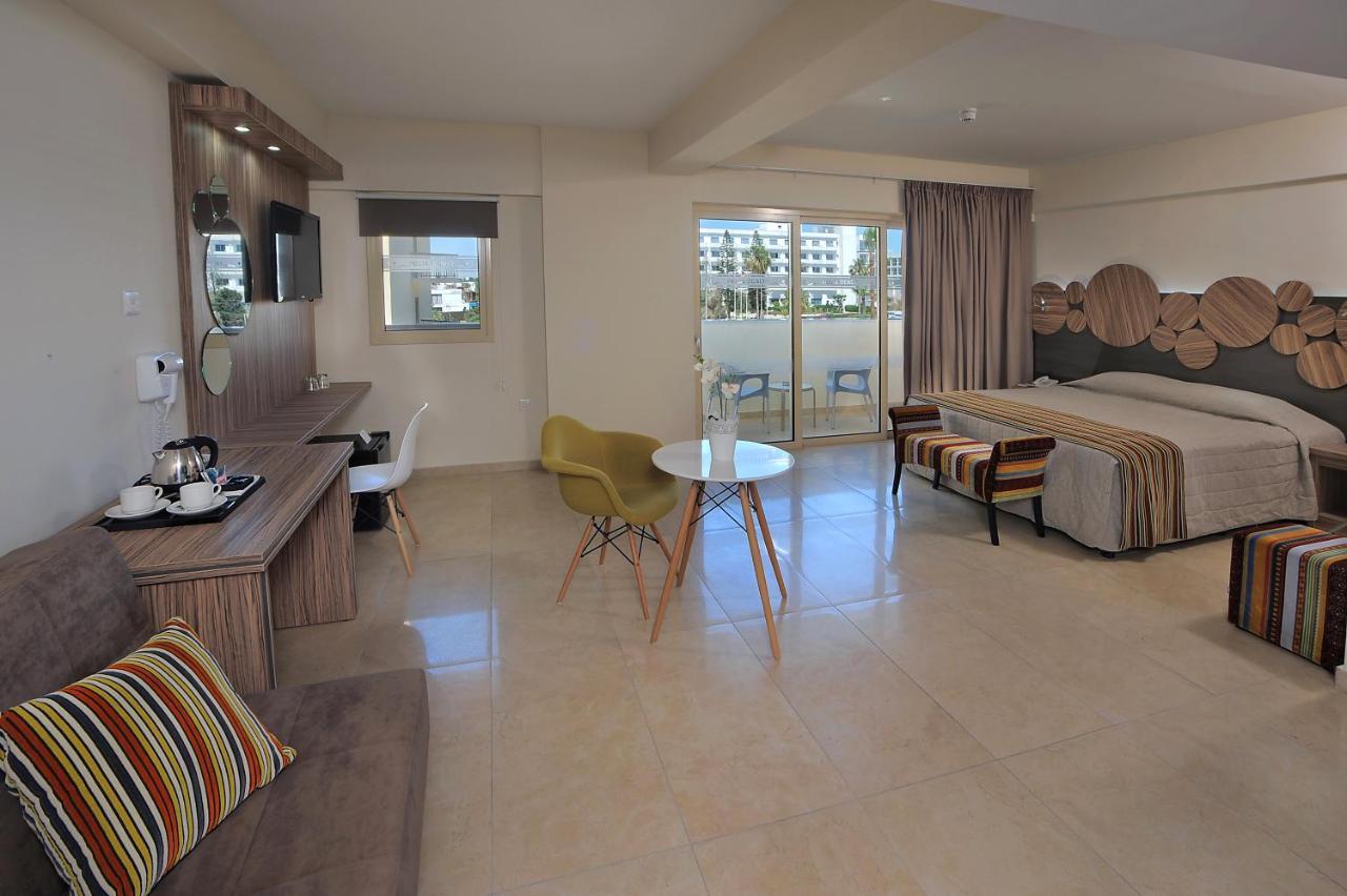 Junior Suite with Mountain View